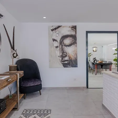320 M2 Stunning 4 Bedroom And 4 Bathroom With Private Pool Walking Distance To Puerto Banus Villa *