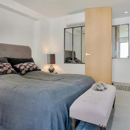 Villa 320 M2 Stunning 4 Bedroom And 4 Bathroom With Private Pool Walking Distance To Puerto Banus
